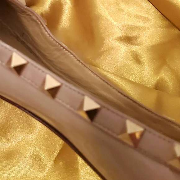 Valentino | Nude Rock Stud Ballerina Flats w Pointy Toe Patent Leather - 8.5 - Picture 10 of 15